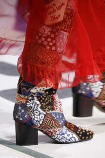 Details Christian Dior , Details Dior Fall 2018 Ready-to-Wear , Детали показа Кристиан Диор , Детали показа Диор осень зима 2018 , Fashion show , неделя моды в Париже , PFW , Мария Грация Кьюри , Mainstyles
